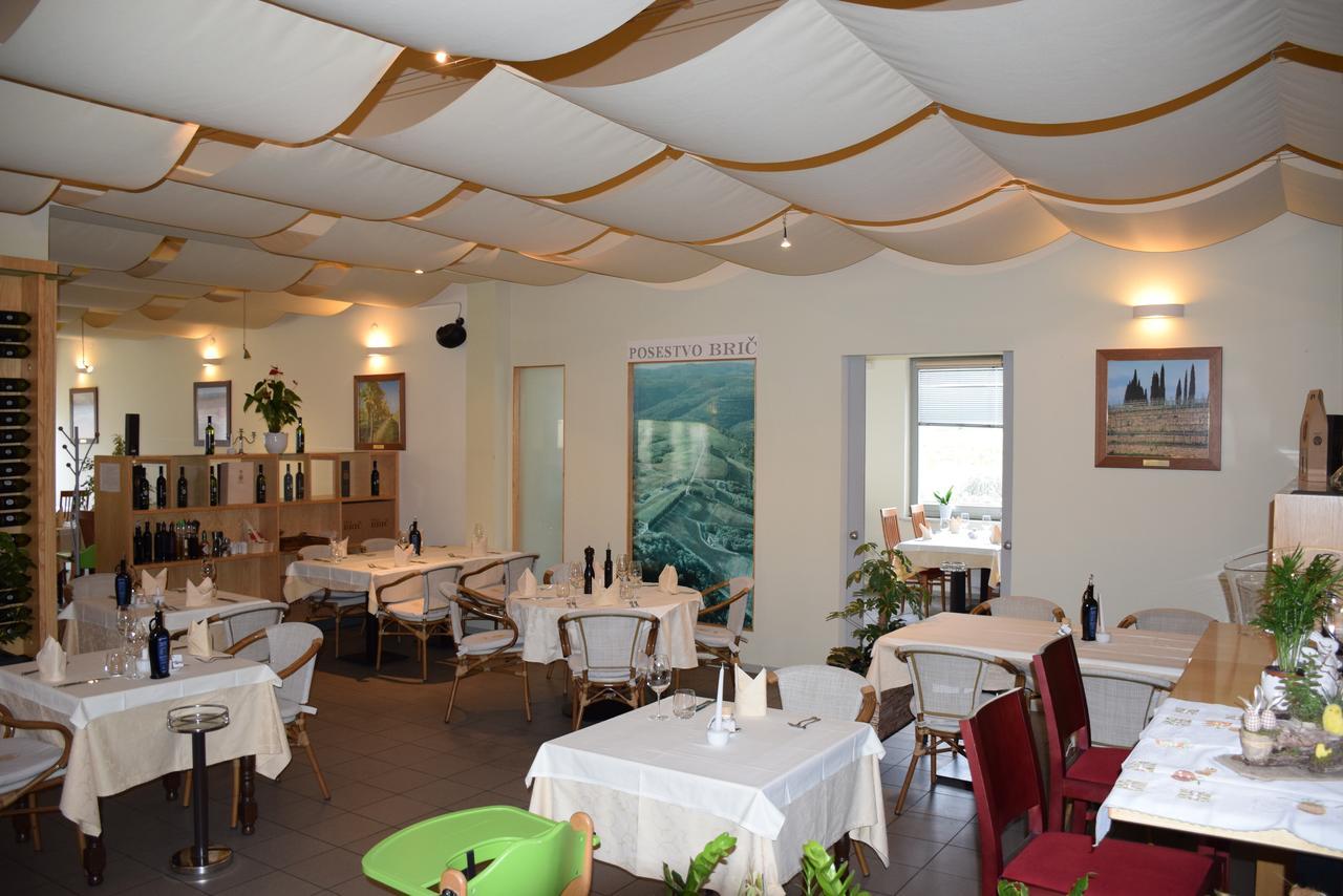 Restaurant Bric דקאני מראה חיצוני תמונה